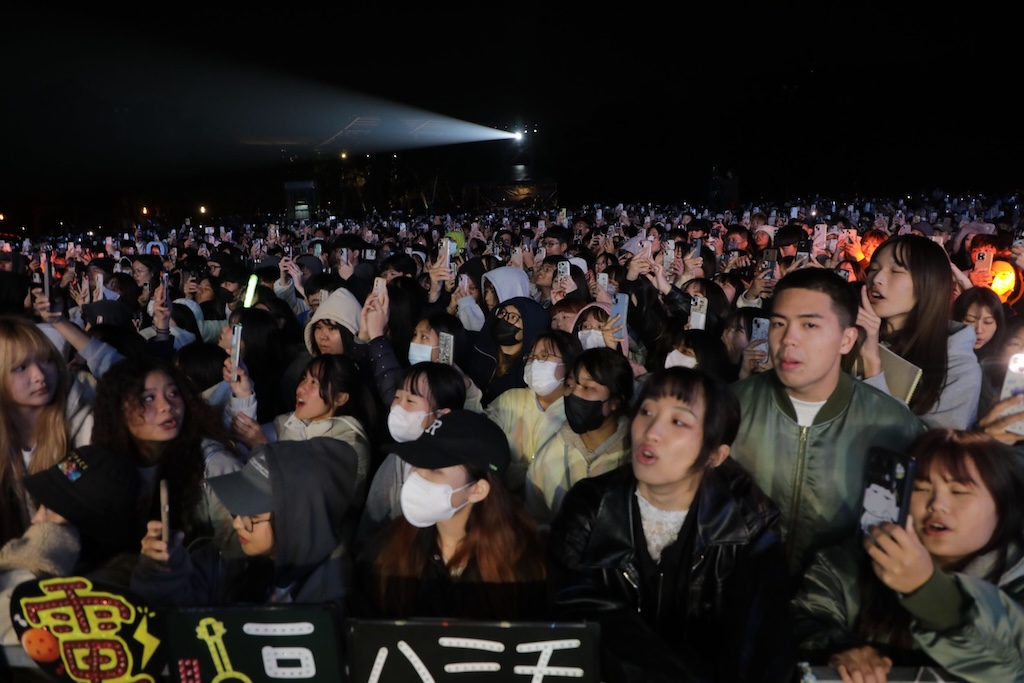 ▲「南瀛草地音樂會」28日晚間在南瀛綠都心公園登場，5萬人High翻全場。（圖／台南市政府提供）