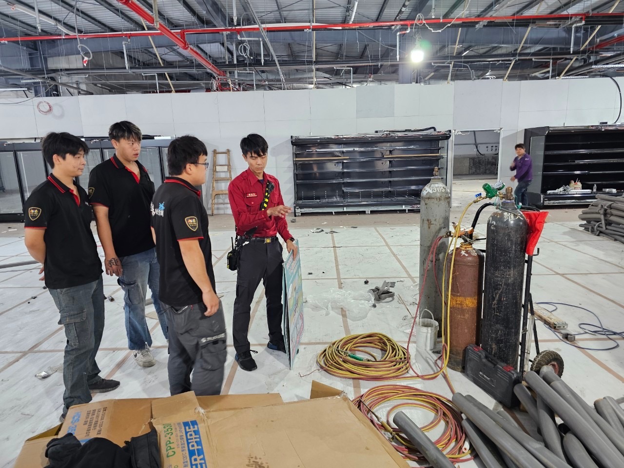 高市消防左營分隊年終實施大型工地防火宣導