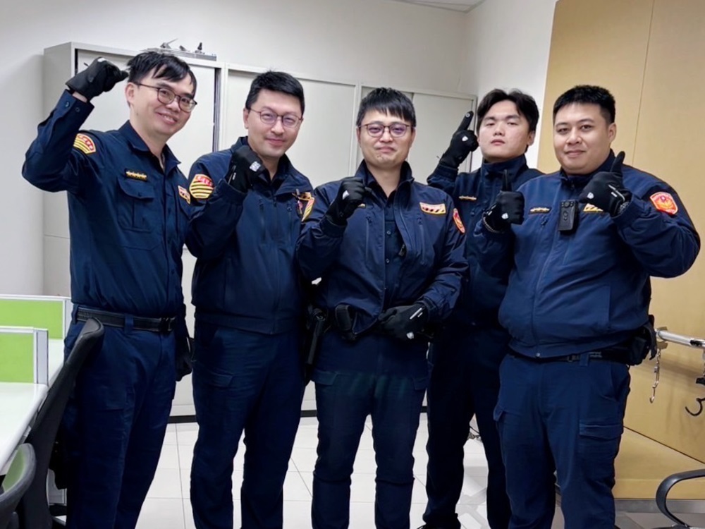 冷氣團報到 樹林警分局長送禦寒手套員警揪感心 206 cnews204241228a04