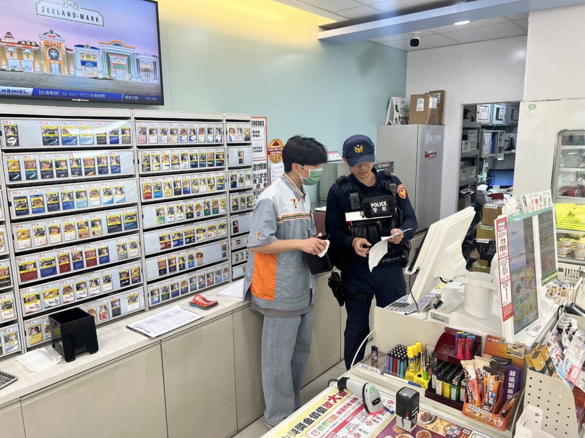 ▲南警一分局持續加強防詐宣導及ATM巡守勤務,防制車手提領ATM現金。(圖/南警一分局提供)