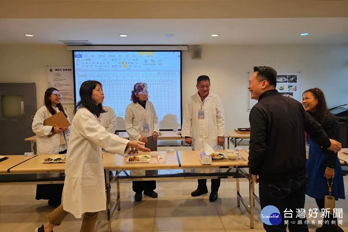 桃園市副市長蘇俊賓出席「午餐在地食材健康吃~校園米其林美食爭霸賽」。<br /><br />