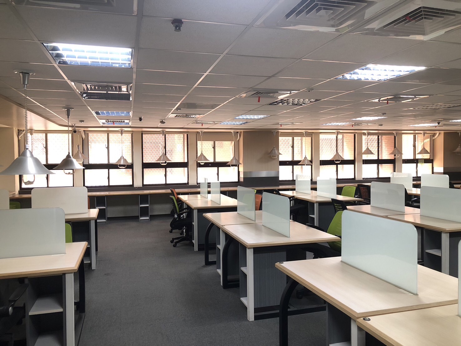 中山大學「書香町」重啟展新貌 智慧還書系統提升便捷服務