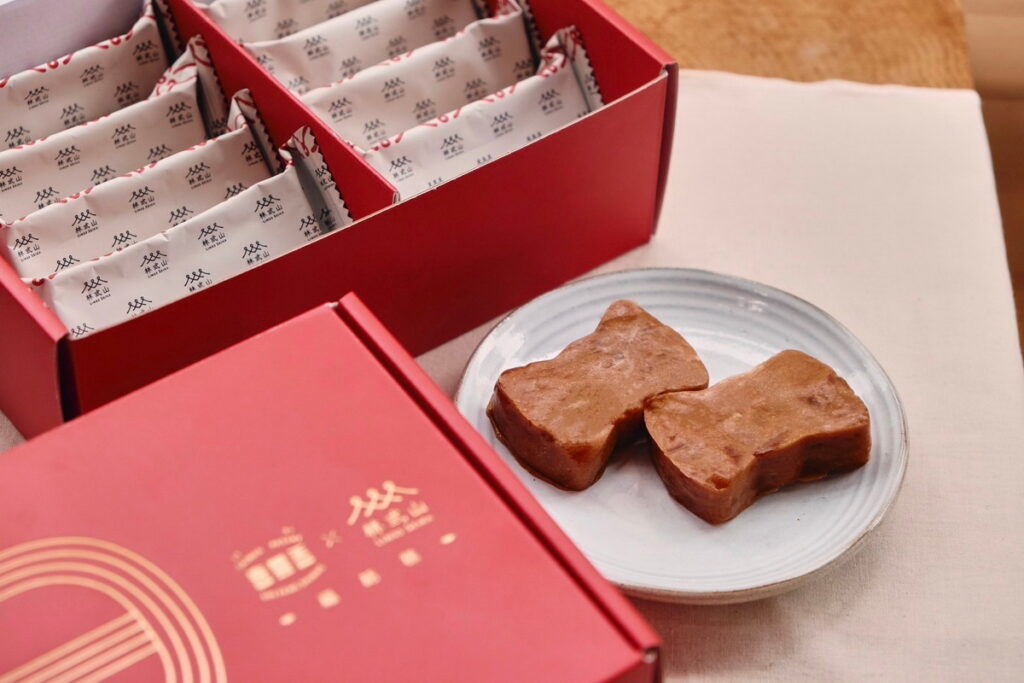 蝴蝶結造型鳳梨酥品牌林弎山蛇年與喜豐香1985結合的新年獻禮,福結糕1231新竹巨城開賣/圖:品牌提供