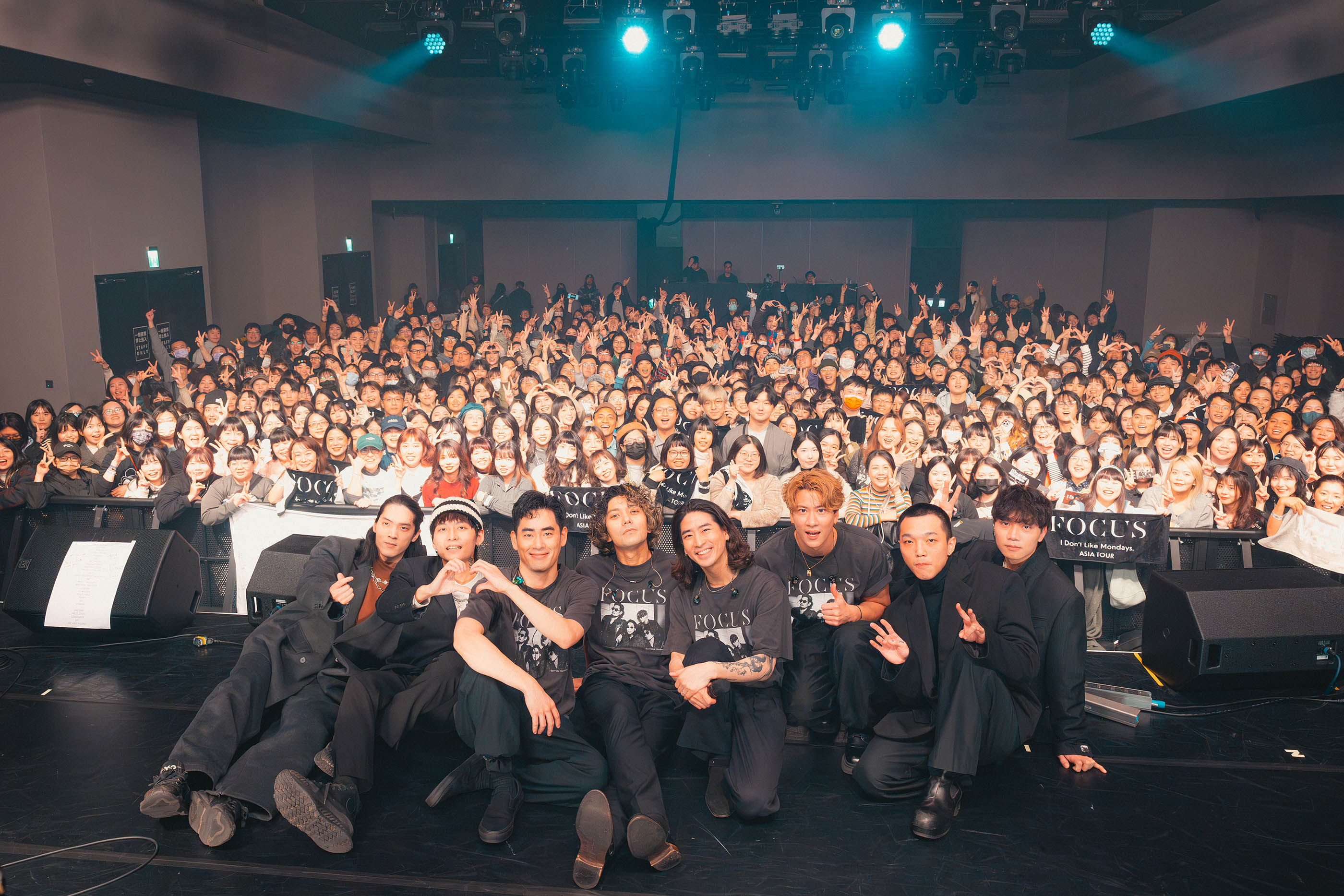 「I Don‘t Like Mondays」樂團來台演出,邀請樂團「傻子與白痴」擔任嘉賓,讓全場2千粉絲都驚喜不已!圖/宝島制作委員會提供