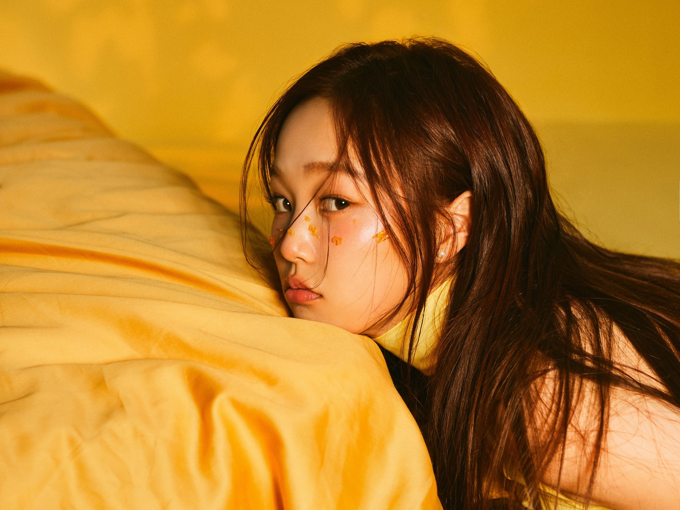 陽帆女兒ANGIE安吉被影集《影后》相中演唱插曲,首張創作專輯《Caramel Eyes 焦糖眼》實體版本,一上架就衝上博客來即時榜和華語榜的冠軍。圖/索尼音樂提供