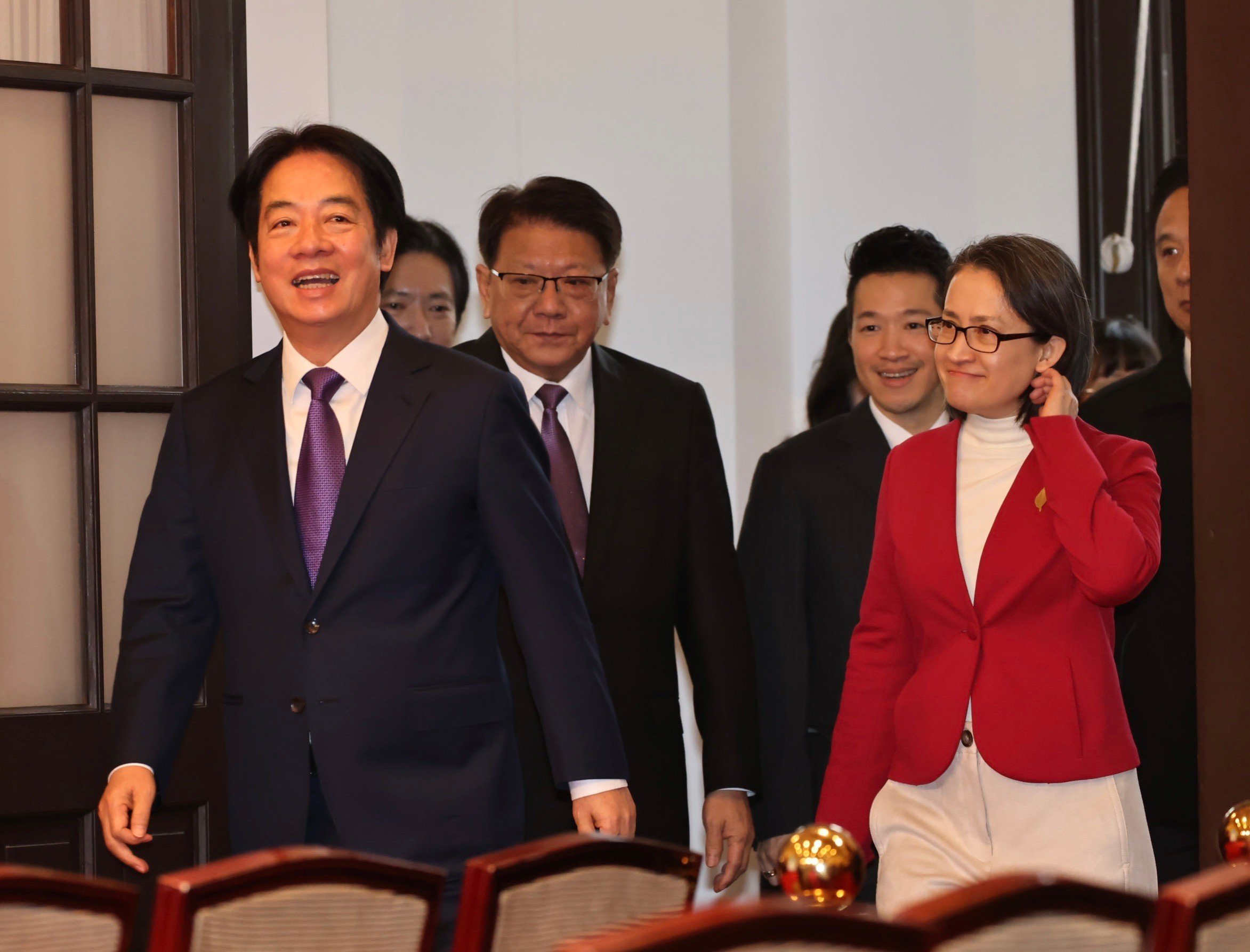 賴總統1日在副總統蕭美琴、總統府秘書長潘孟安等人陪同下發表新年談話,並接受媒體提問。林啟弘攝