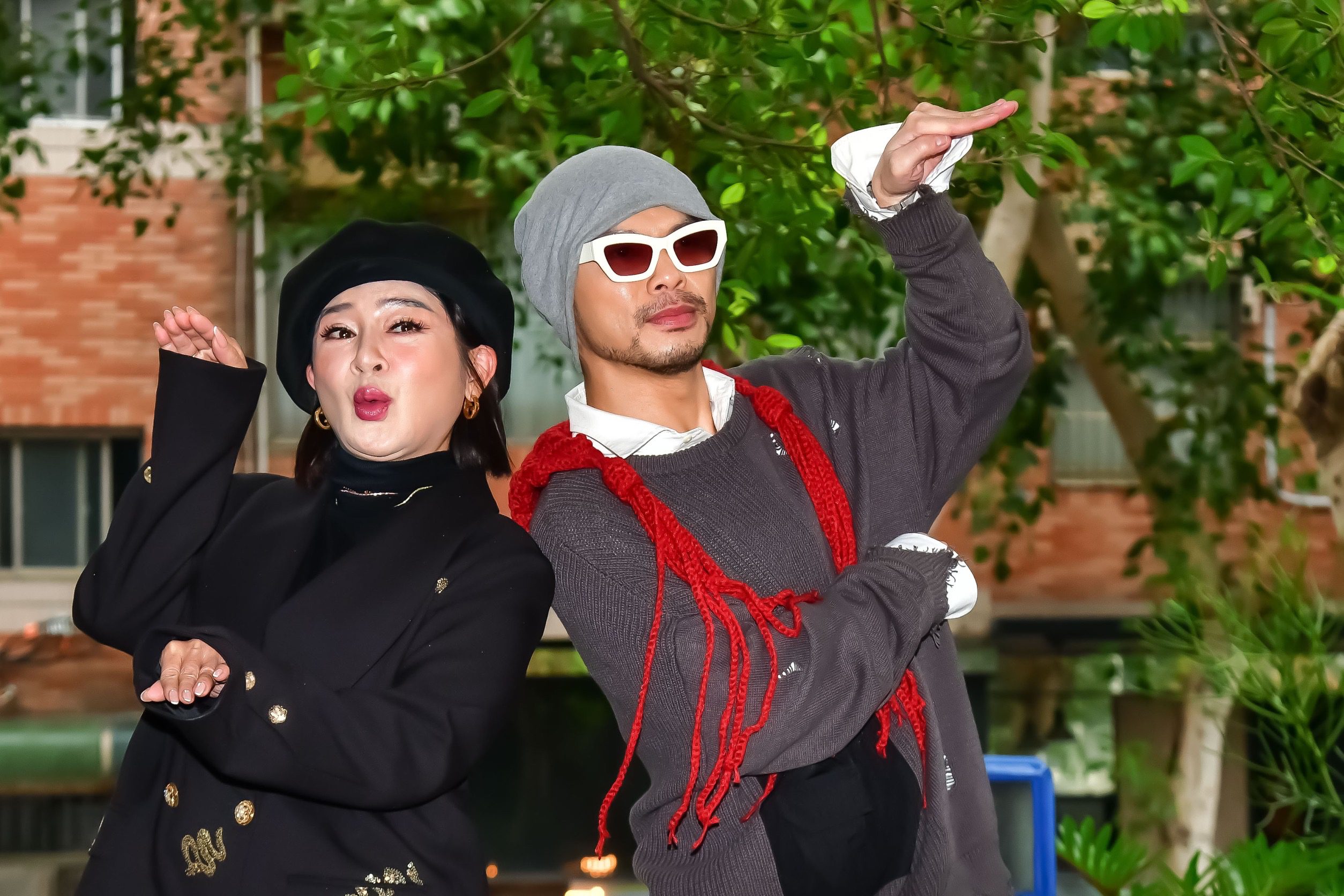 黃明志賀歲金曲　㩗手王彩樺蛇年狂歡