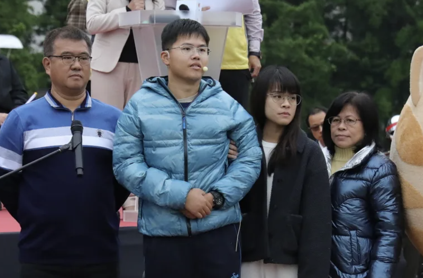 「鋼鐵傘兵」秦良丰元旦唱國歌!陳其邁感動:高雄沒被擊倒