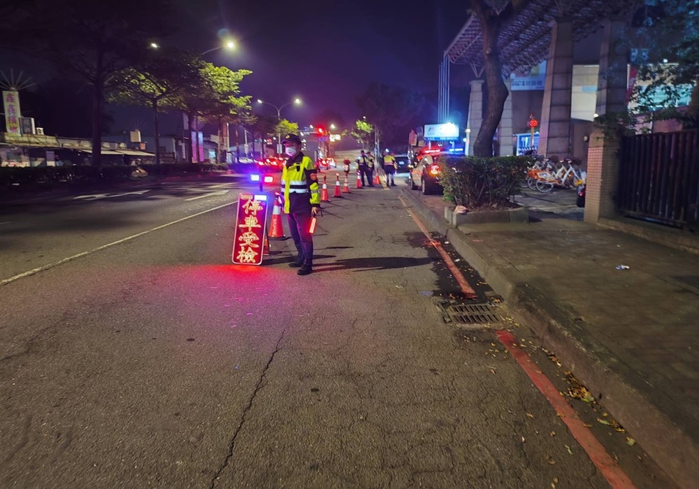 跨年不打烊 警監聯合稽查改裝車2小時告發20件 206 248240101a04