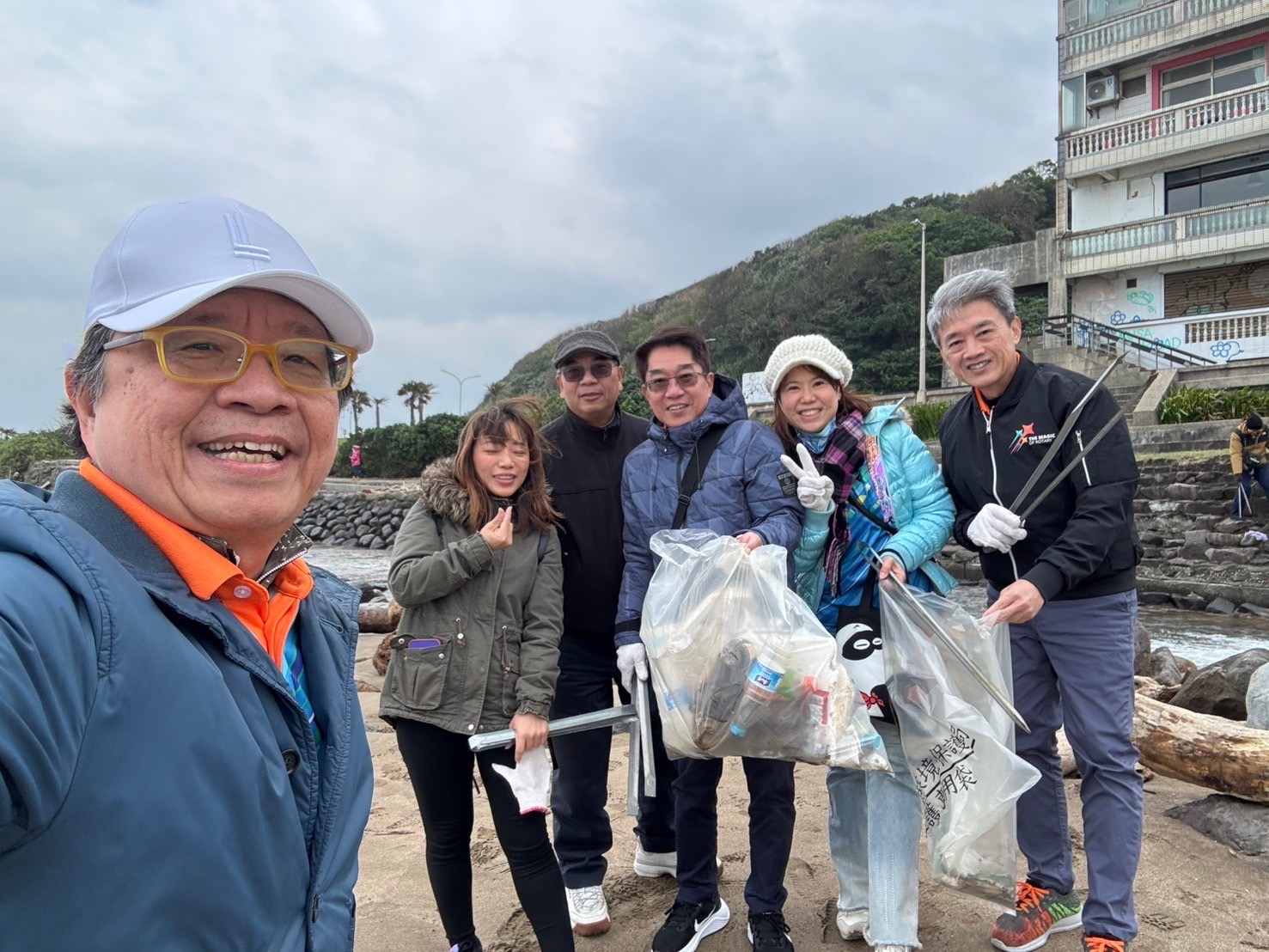 【有影】以行動守護山海 台灣扶輪社6場活動撿500公斤垃圾 187 CNEWS195250102a01