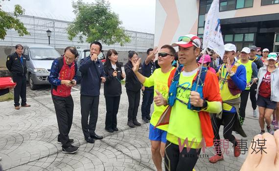 盲人公益路跑今抵若竹 翁章梁肯定啟動善循環
