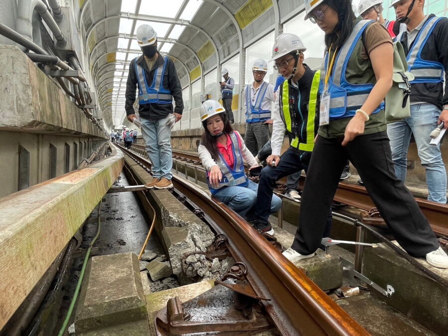 圖/民進黨新北市議員張嘉玲今(13)日前往捷運環狀線會勘。(新北市議員張嘉玲服務處提供)