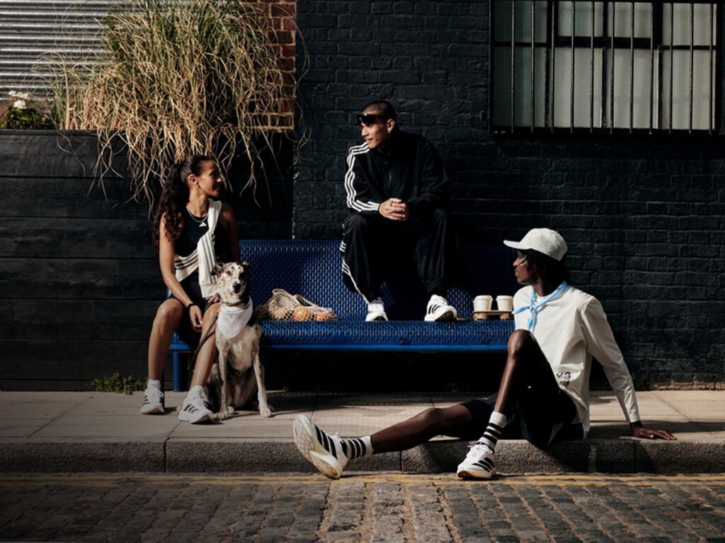 .ADIZERO EVO SL 將速度美學融入日常生活,打破競速訓練跑鞋的界限。