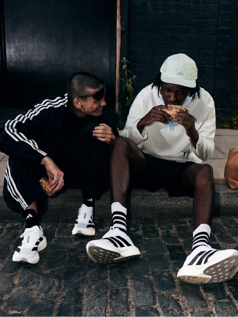 adidas ADIZERO EVO SL不局限於跑步,而是為每個快節奏的生活片段而生。