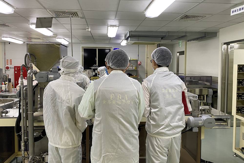 苗栗巧克力雲莊存過期綠茶粉 衛生局:未製成成品、依食安法罰6萬 196 苗栗巧克力雲莊存過期綠茶粉 衛生局:未製成成品、依食安法罰6萬 195