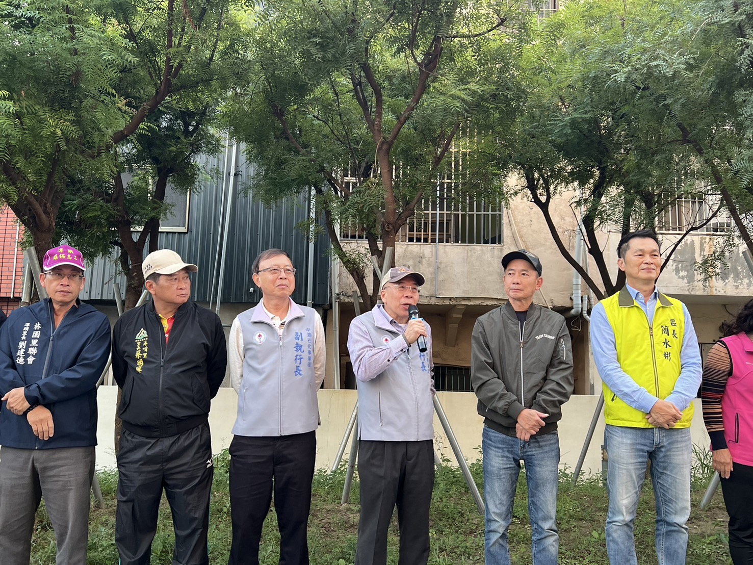 環境維護站在第一線 石化事業部攜手鄰里歲末大掃除 清除登革熱孳生源
