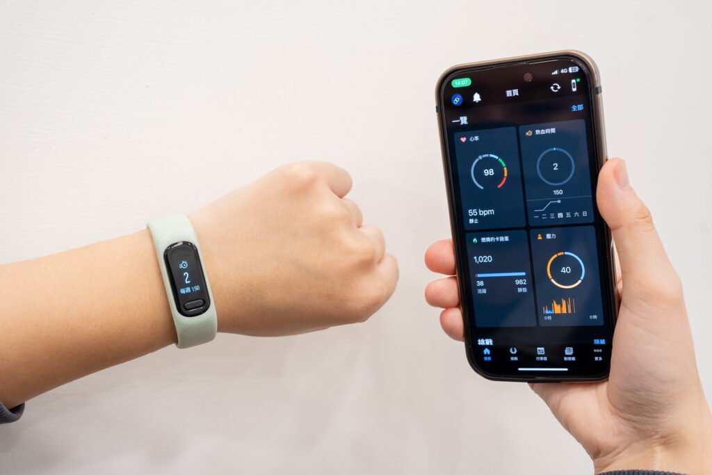 Garmin協助恐慌症患者能清楚掌握自身生理數據,精準監測睡眠、心率與運動強度等,讓患者更有信心面對恐慌症。