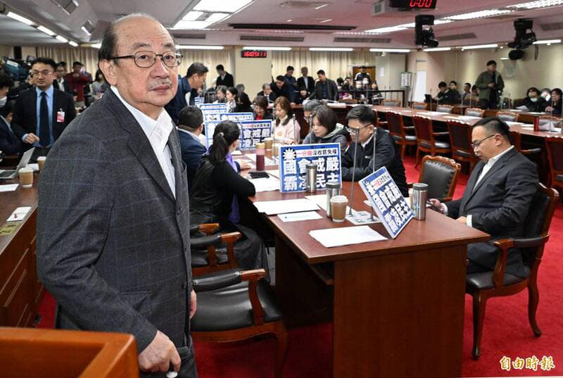 民進黨立院黨團總召柯建銘今(4日)被國民黨立委徐巧芯爆料,指其利用隨扈名義投資中國大陸還欠款急返還,整天罵國民黨「中共同路人」,原來自己還投資大陸。圖/取自柯建銘臉書