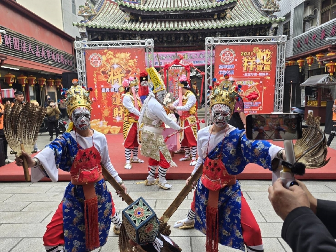 嘉義城隍廟新年開運吉祥「祥蛇賀歲」招財錢母 呼拰 富貴瑞氣一整年