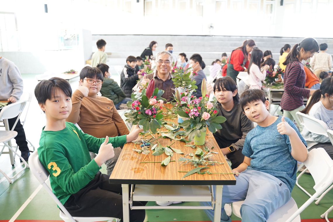 漾新聞 | 花現幸福列車到河堤國小 美感教育幸福綻放