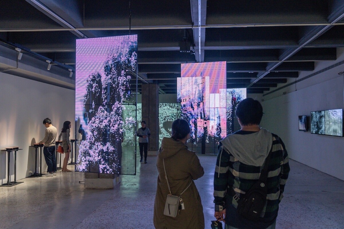 ▲會場展出3件探討AI科技與人類共生關係的科技藝術作品。（圖／成功大學提供）