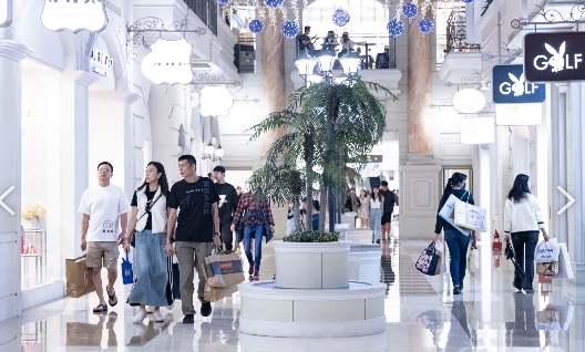  ▲圖;義大世界是新春購物走春好去處( 記者李堂安翻攝 )