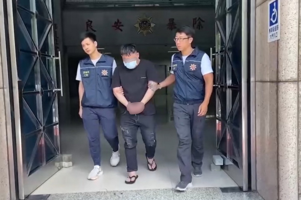 進口床墊藏百塊大麻磚設「死轉手」斷點 雄檢起訴吳姓毒梟 212 進口床墊藏百塊大麻磚設「死轉手」斷點 雄檢起訴吳姓毒梟 211