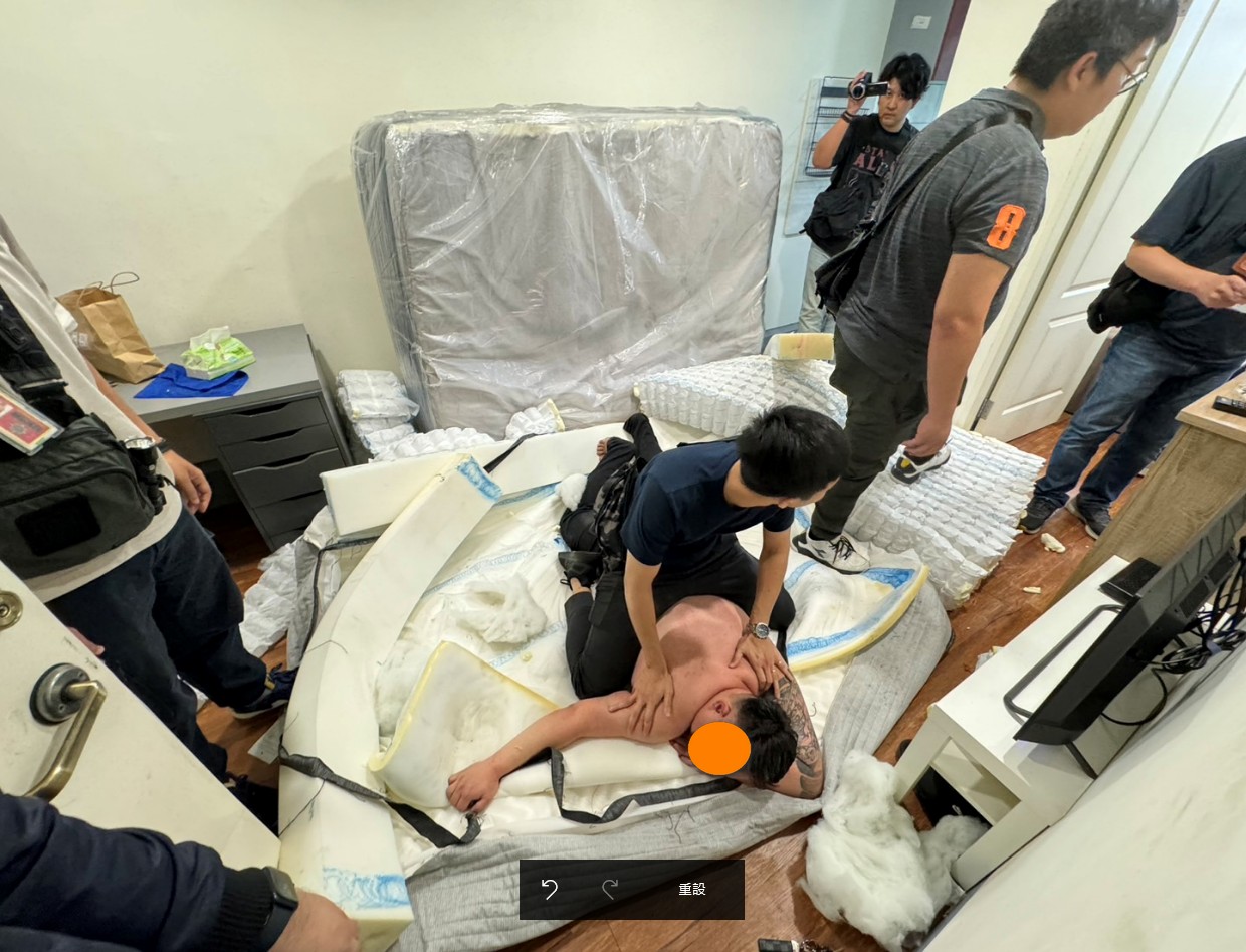 海運進口床墊「有鬼」 警開箱夾層驚見117公斤大麻 232 海運進口床墊「有鬼」 警開箱夾層驚見117公斤大麻 231