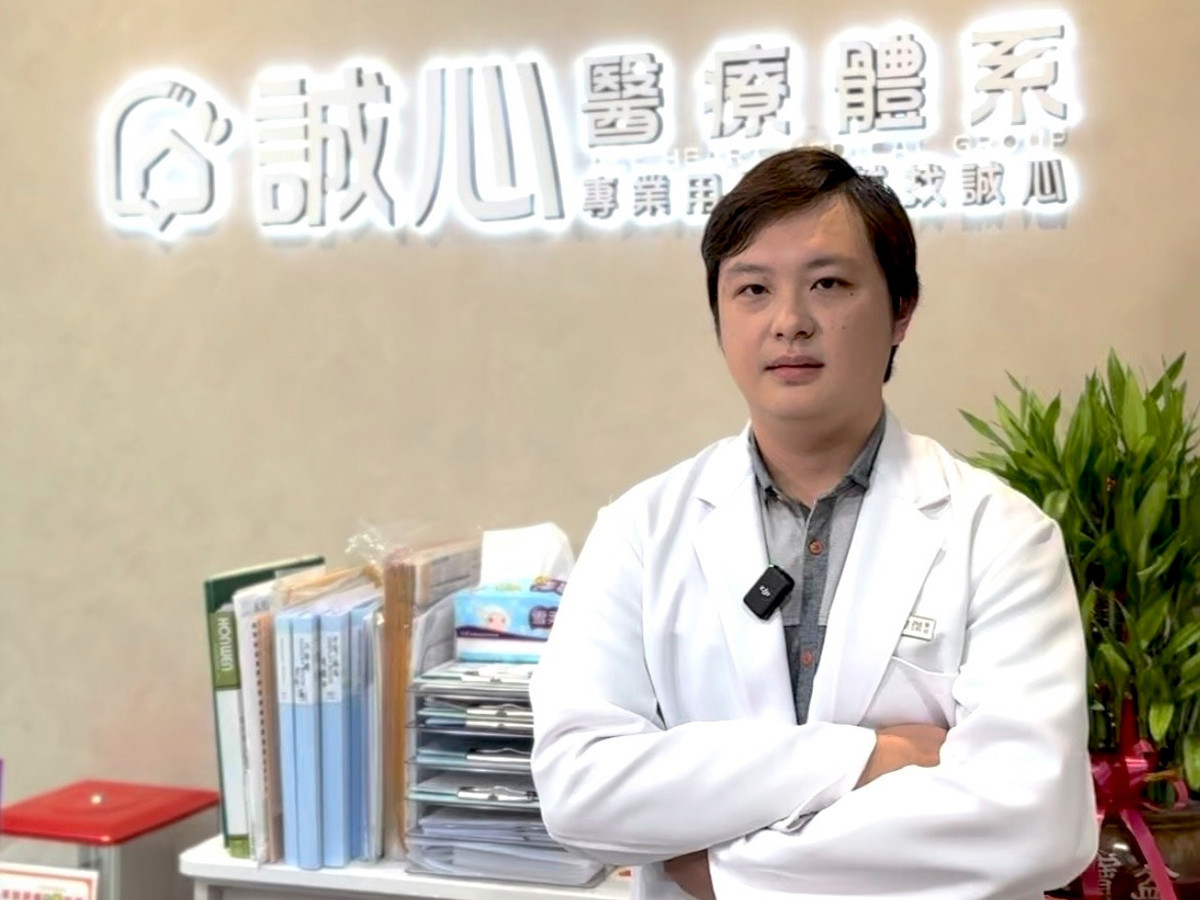 台中「中清誠心診所」林偉傑院長表示，雙下巴不是只有女性才會有，不少男性也有雙下巴的困擾到診所求診，最後透過天鵝頸手術擺脫肥胖福態的臉型。