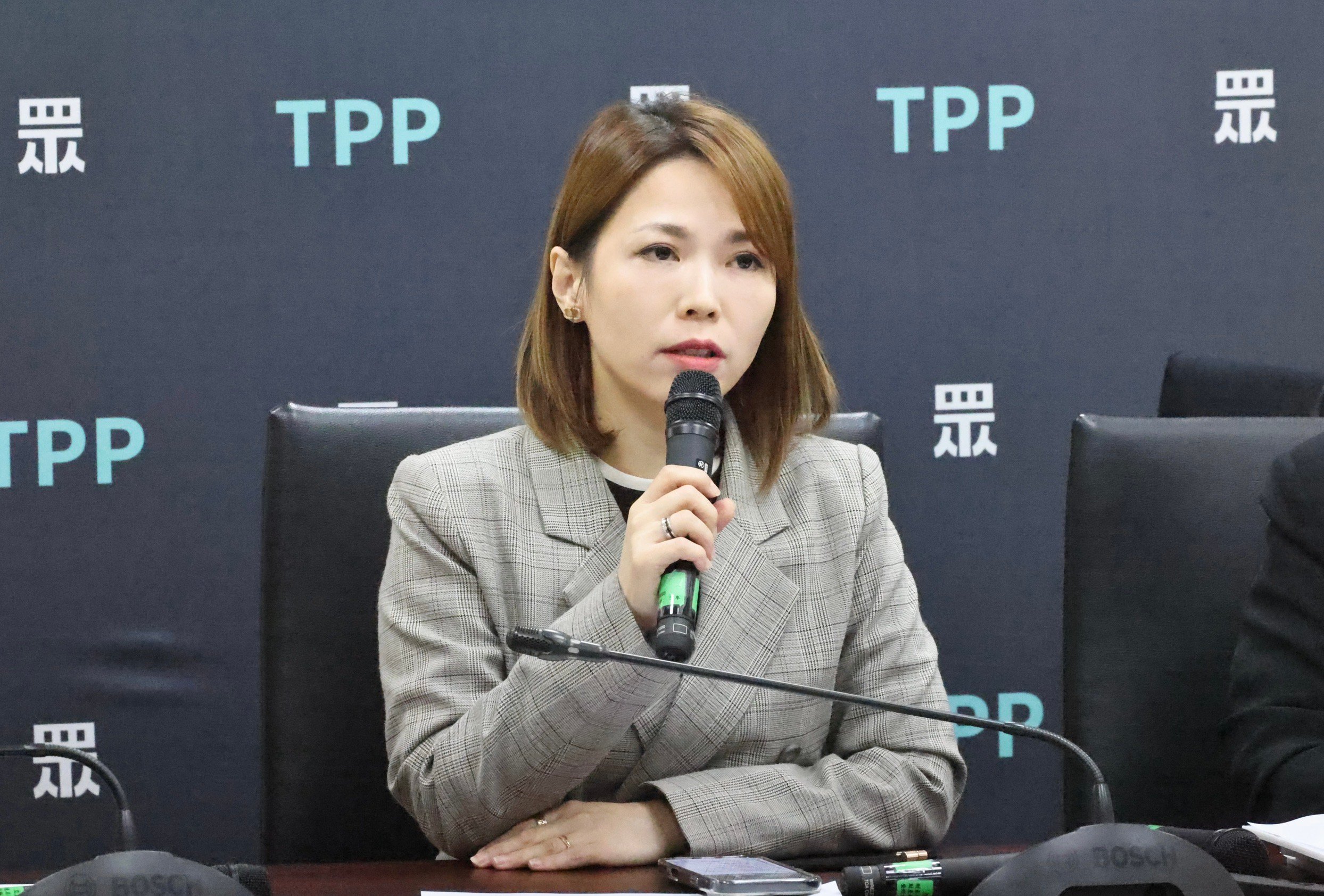 陳智菡7日表示,她不理解沒有列入證據清單的簡訊內容,為何會流到《鏡週刊》?林啟弘攝