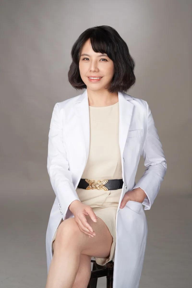 楊善淳醫師提到,現今的隆乳術式已經能透過3D影像模擬技術,提供愛美者參考術後模樣,減少與理想成果的落差。