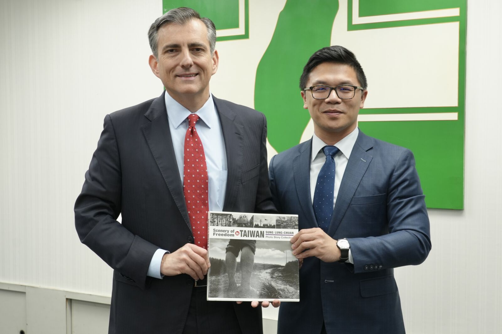 雷根基金會拜訪民進黨　陳文昊大談藍白刪減國防預算 247