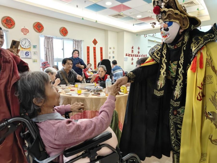 屏東基督教醫院護理之家　圍爐慶新年和樂團圓