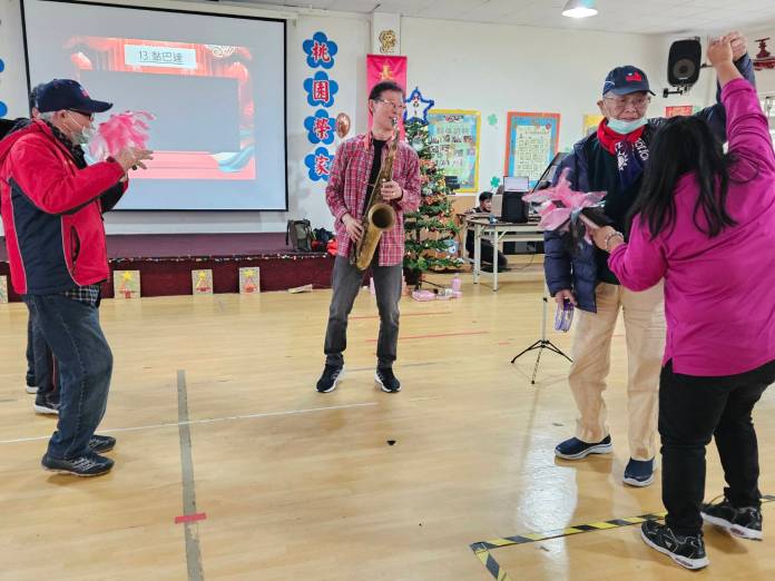 張志範春節前薩克斯風開嗓 榮家忘我園區響起幸福旋律 66 314585 0