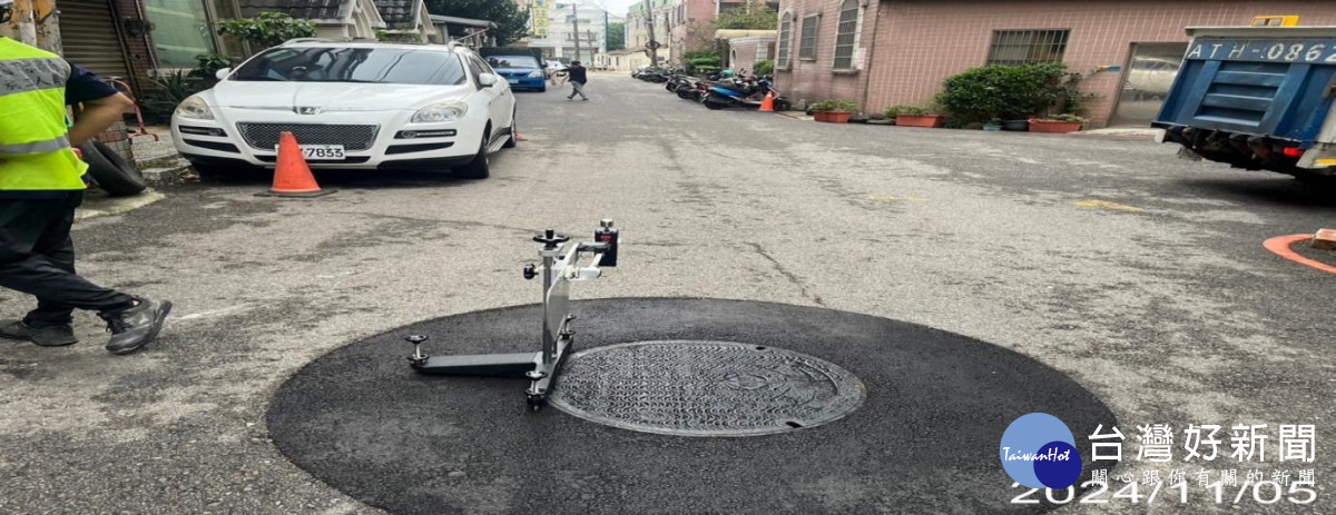 桃園市政府針對雨水下水道人孔功能全面創新改進,為道路安全與搜救效率帶來嶄新突破。