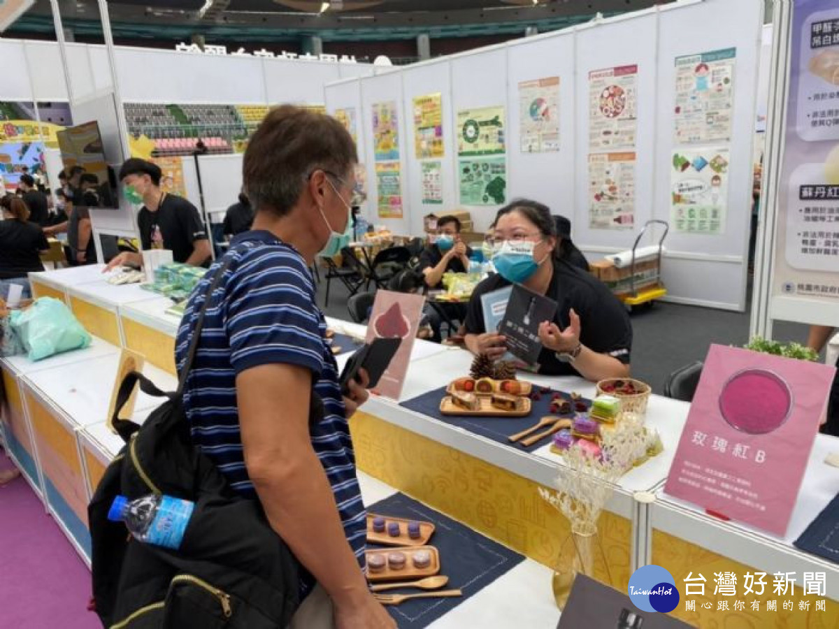 桃園市環保局114年元月起將派員加強「食安節慶專案」，保障市民年關採購吃的安全，「食」在安心。