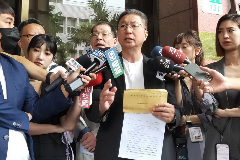 為「軍火商」興訟　郭璽向中時求償二審再敗 207