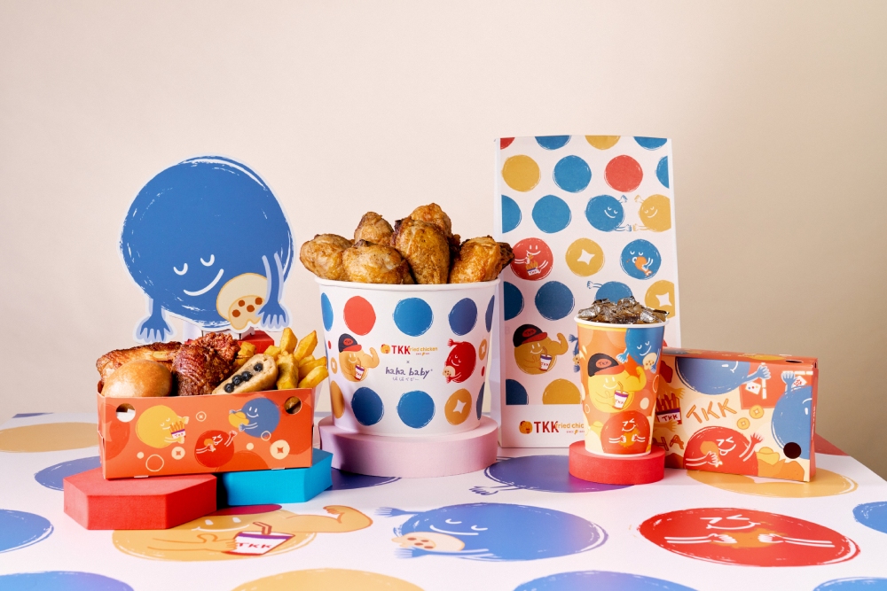 擔任頂呱呱一日店長 蔡阿嘎與嘎嫂二伯偷偷為粉絲加料 226 結合《hahababy》擁抱點點,阿勇店員與呱呱包限定包裝必打卡!