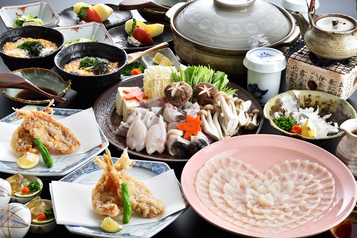 山口縣的河豚火鍋全餐從生食炸物煮物一應俱全,是冬天最佳美味。 圖:向日遊顧問有限公司/提供
