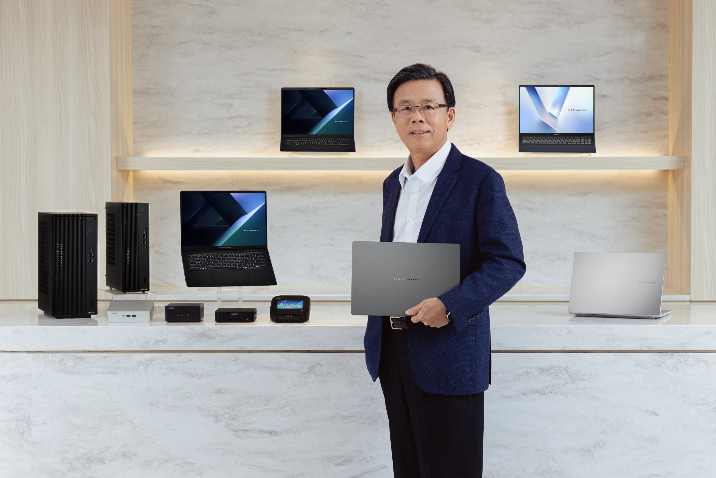 華碩ces 2025《always Incredible》線上發表會由共同執行長胡書賓揭開序幕。