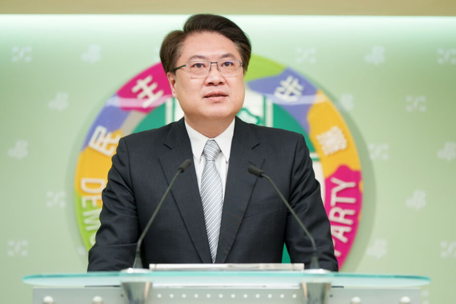 圖／民進黨祕書長林右昌呼籲，希望立法院多數黨以國家民主制度為重，勿把政黨利益凌駕於人民之上，懇切呼籲國民黨、民眾黨支持行政院覆議。（林右昌臉書）