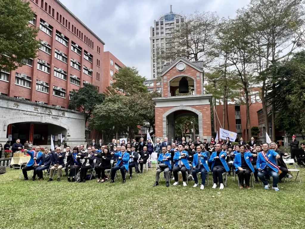 來自國內外的扶輪領袖、教育界人士及社會各界代表共同參與,見證這歷史意義的時刻。