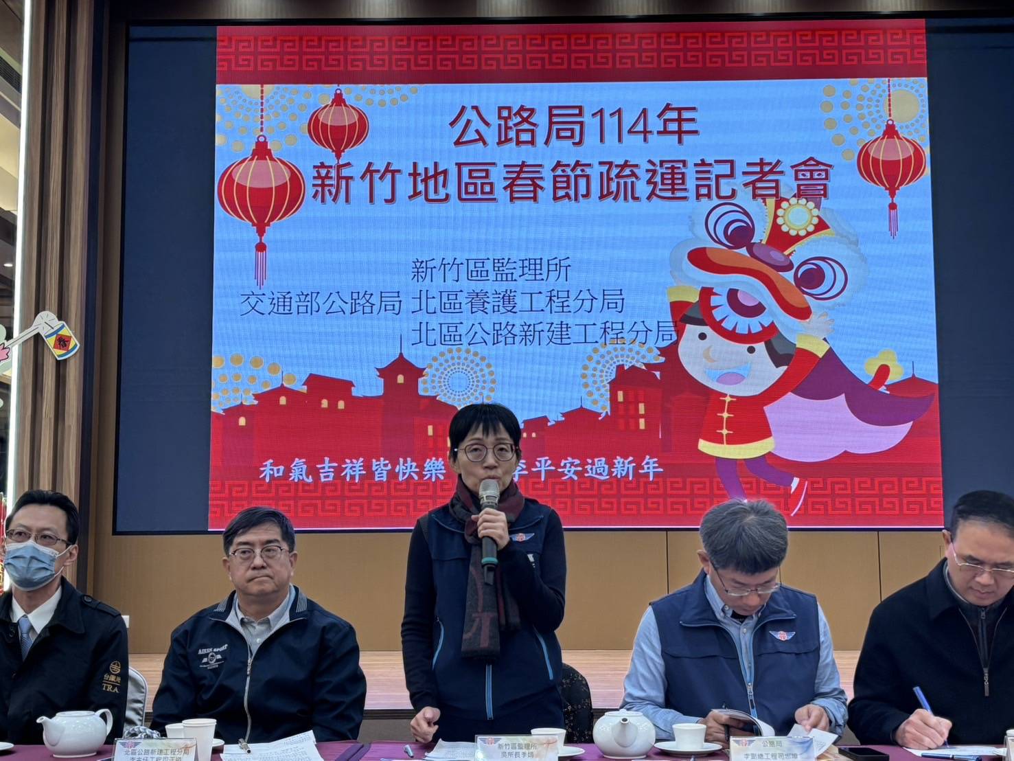 新竹區監理所長吳季娟所長,鼓勵民眾多多搭乘優惠的公眾運輸。(圖/記者黃溎芬翻攝)