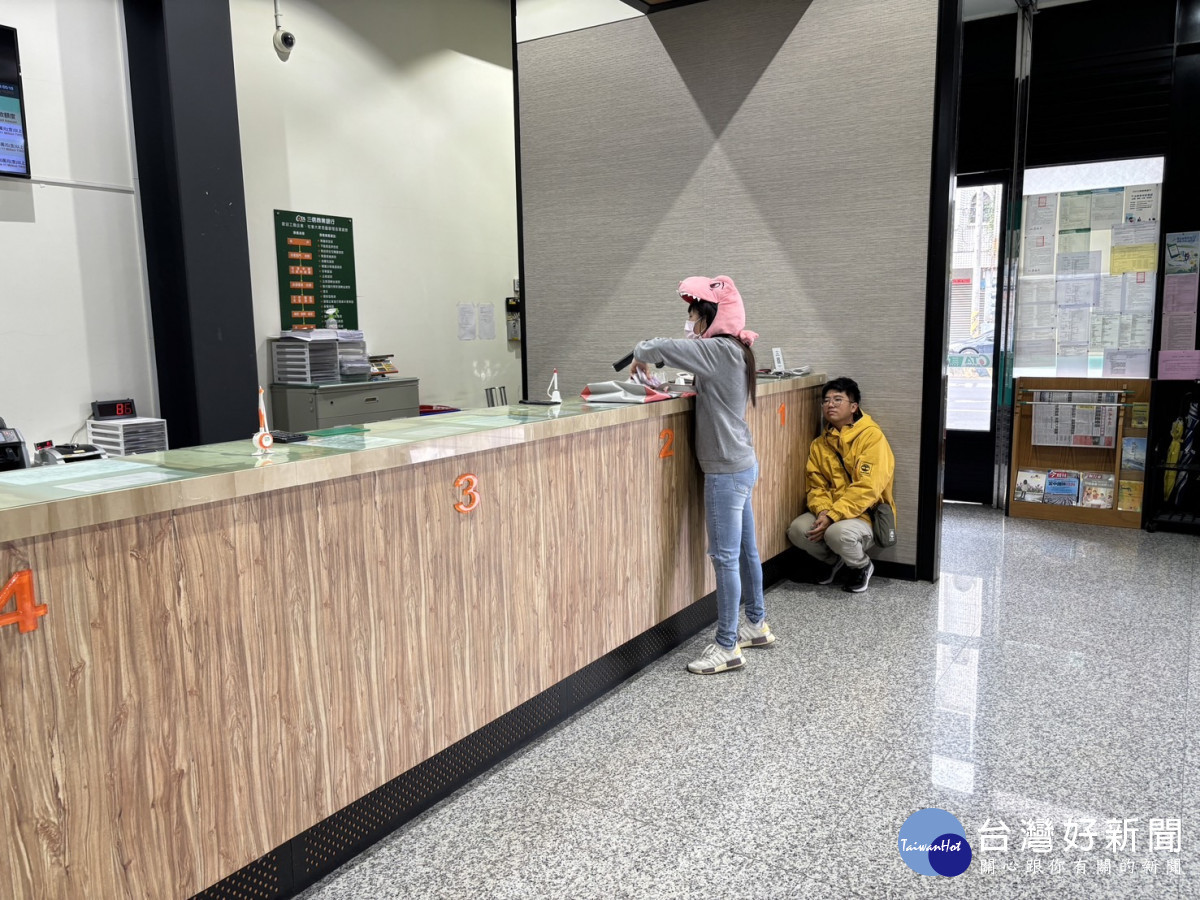 小龍寶寶假拜年真行搶。圖/彰化縣警局提供