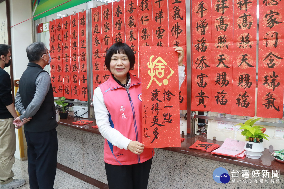 黃局長說這個捨字意外多了一點,能捨得就會獲得更多。(記者扶小萍攝)