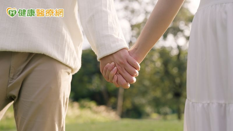 親密性行為後生殖器冒異味,竟是染性病! 醫揪半年前1舉動惹禍