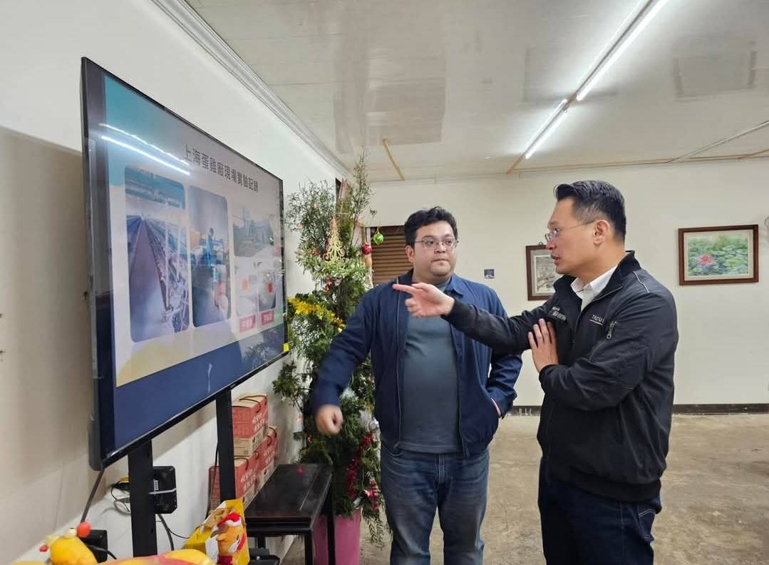 蛋雞入畫挺青農　蘇俊賓大讚農業局、青年局「無抗養殖」成果 221