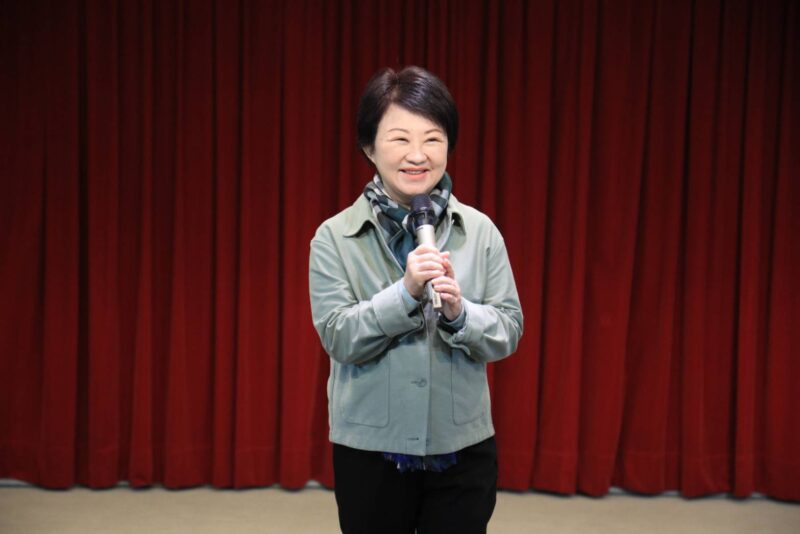 圖文:中市運動局長游志祥真除 盧秀燕期勉任重道遠攜手提升台中運動風氣與成績。