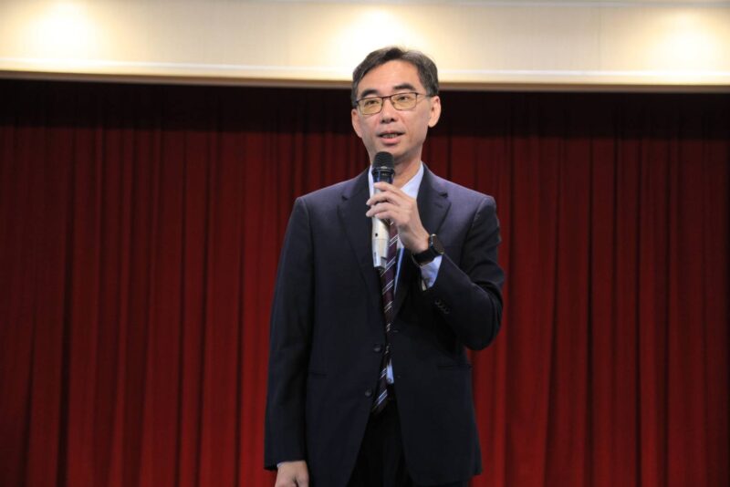 圖文:中市運動局長游志祥真除 盧秀燕期勉任重道遠攜手提升台中運動風氣與成績。