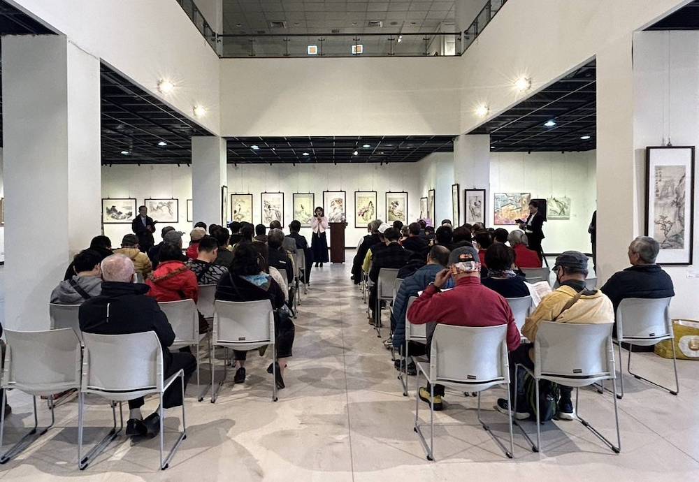 ▲各界賓客到場，讓畫展開幕式隆重而溫馨。（圖/記者陳惲朋翻攝）
